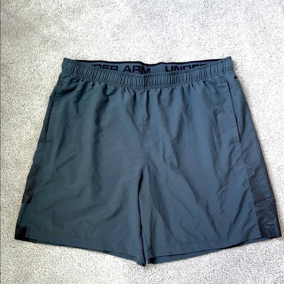 Under Armour Men's Lightweight Gray Shorts size XXL - Picture 1 of 7